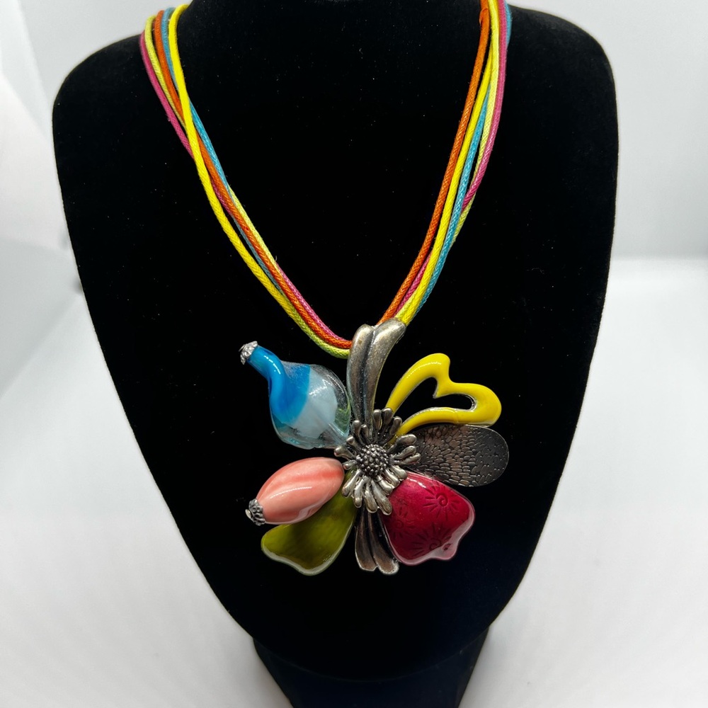 Multicolor Floral Pendant Necklace
